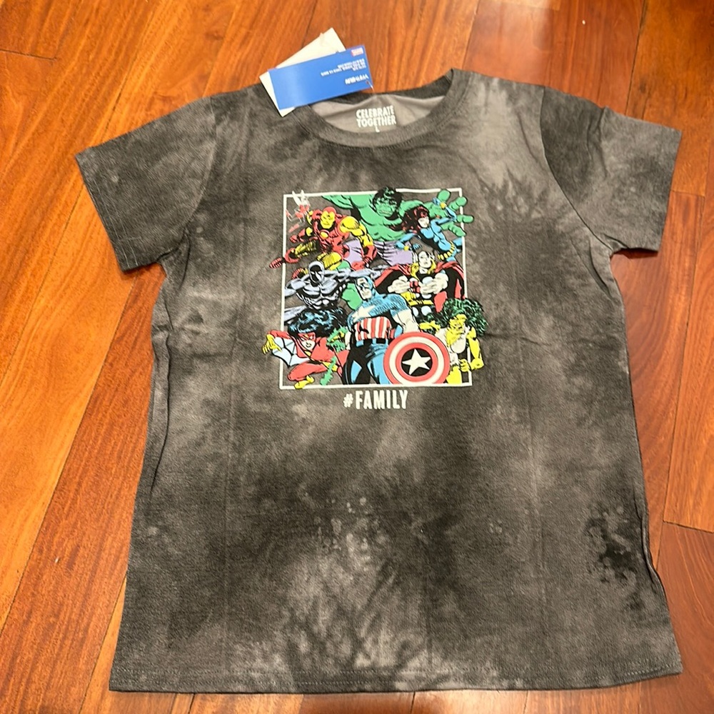 NWT Marvel Kids #Family superhero T-shirt L